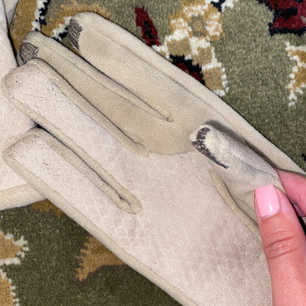 Gloves - Picture 3 of 4